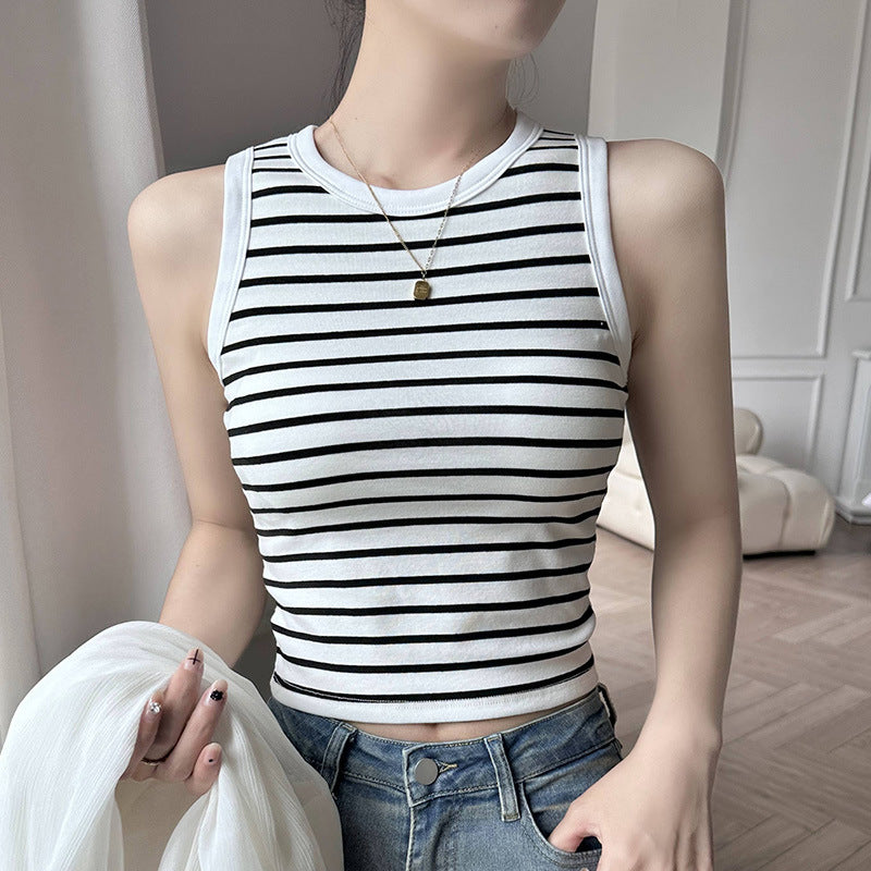 Sommer-Crop-Tops mit integriertem BH aus gestrickter, gestreifter Baumwolle