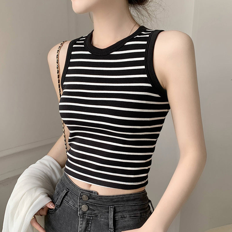 Sommer-Crop-Tops mit integriertem BH aus gestrickter, gestreifter Baumwolle