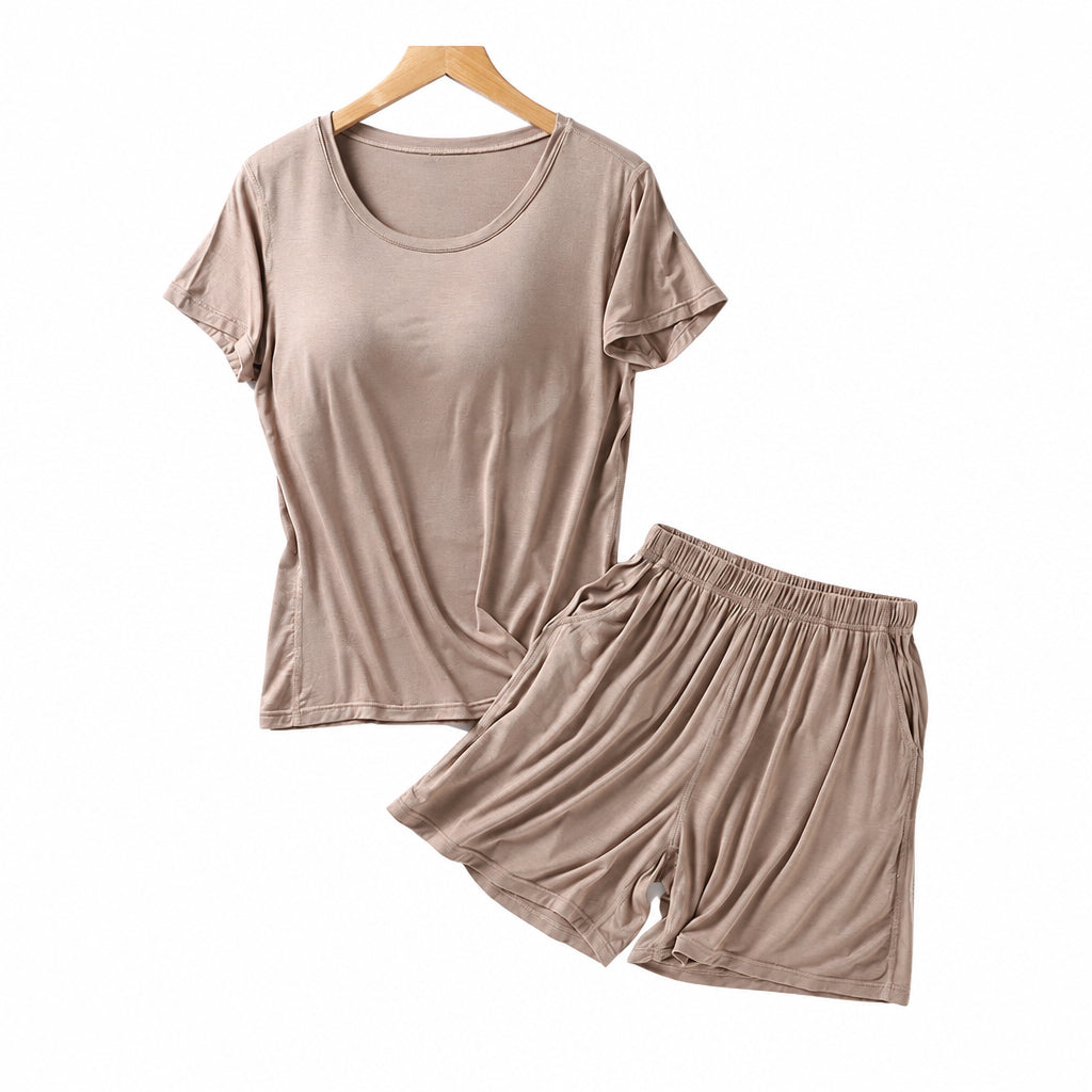 Pyjama-Set mit integriertem BH. Übergrößen erhältlich 