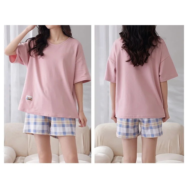 Pyjama-Oberteil mit integrierter Polsterung. Loungewear-Set in Übergröße erhältlich.